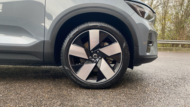 Volvo Xc40 170kW Recharge Plus 69kWh 5dr Auto Electric Estate